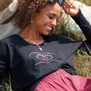 NWT cabi Size M - Love You Tee